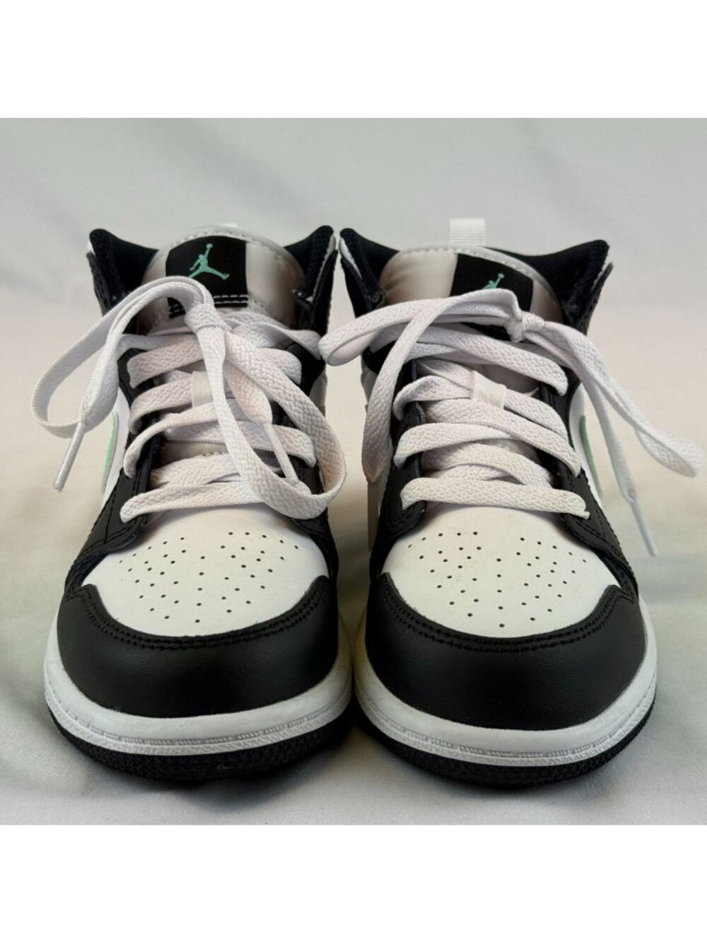 NEW Nike Air Jordan 1 Mid PS PRESCHOOL Sz 13 White Black Green DQ8424-103 - Picture 2 of 8